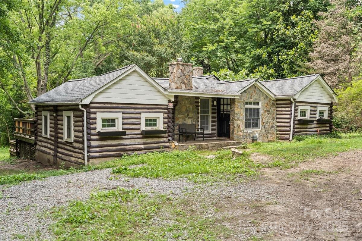1517 Summerville Road