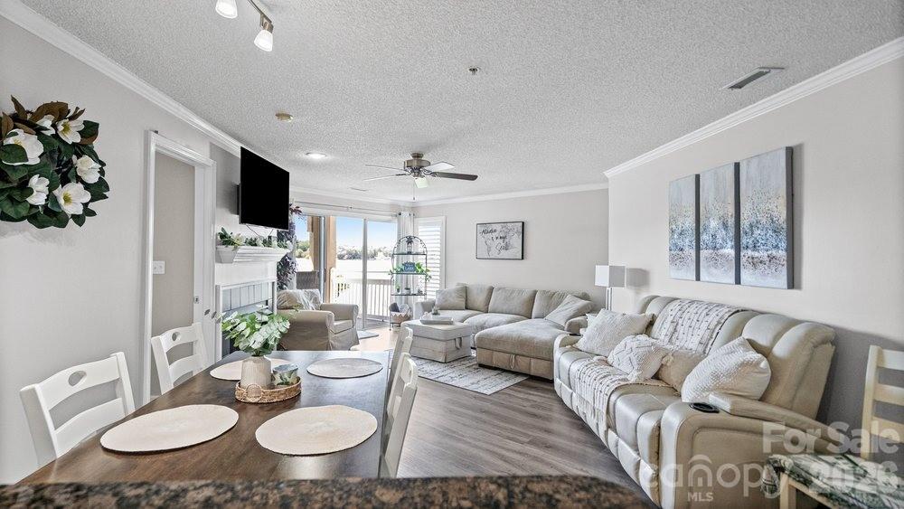 1338 Torrence Circle