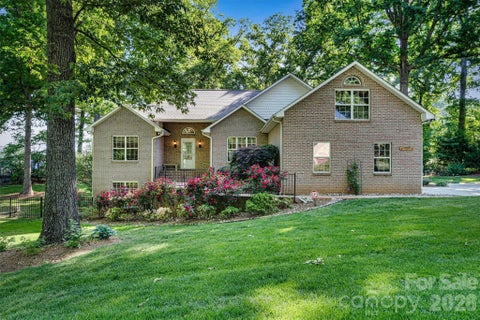 Photo of 7538 Golf Course Drive S, Denver, NC 28037 (MLS # 4375183)