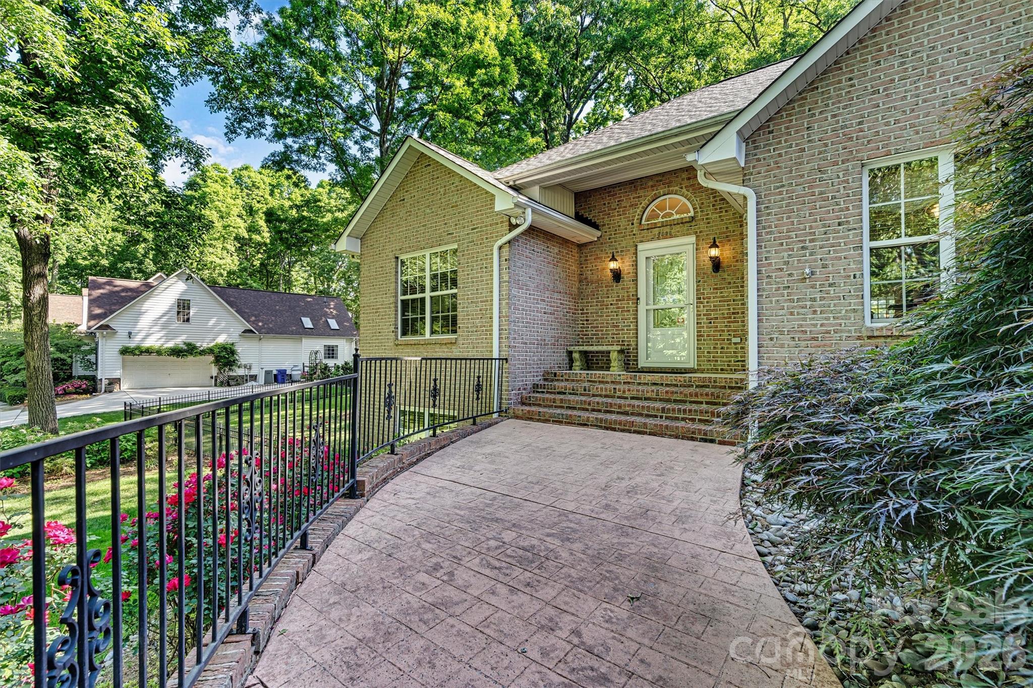 7538 Golf Course Drive S