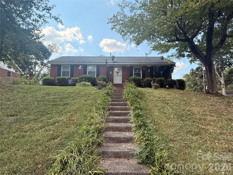 Photo of 8100 Carrolwood Drive, Charlotte, NC 28217 (MLS # 4430068)