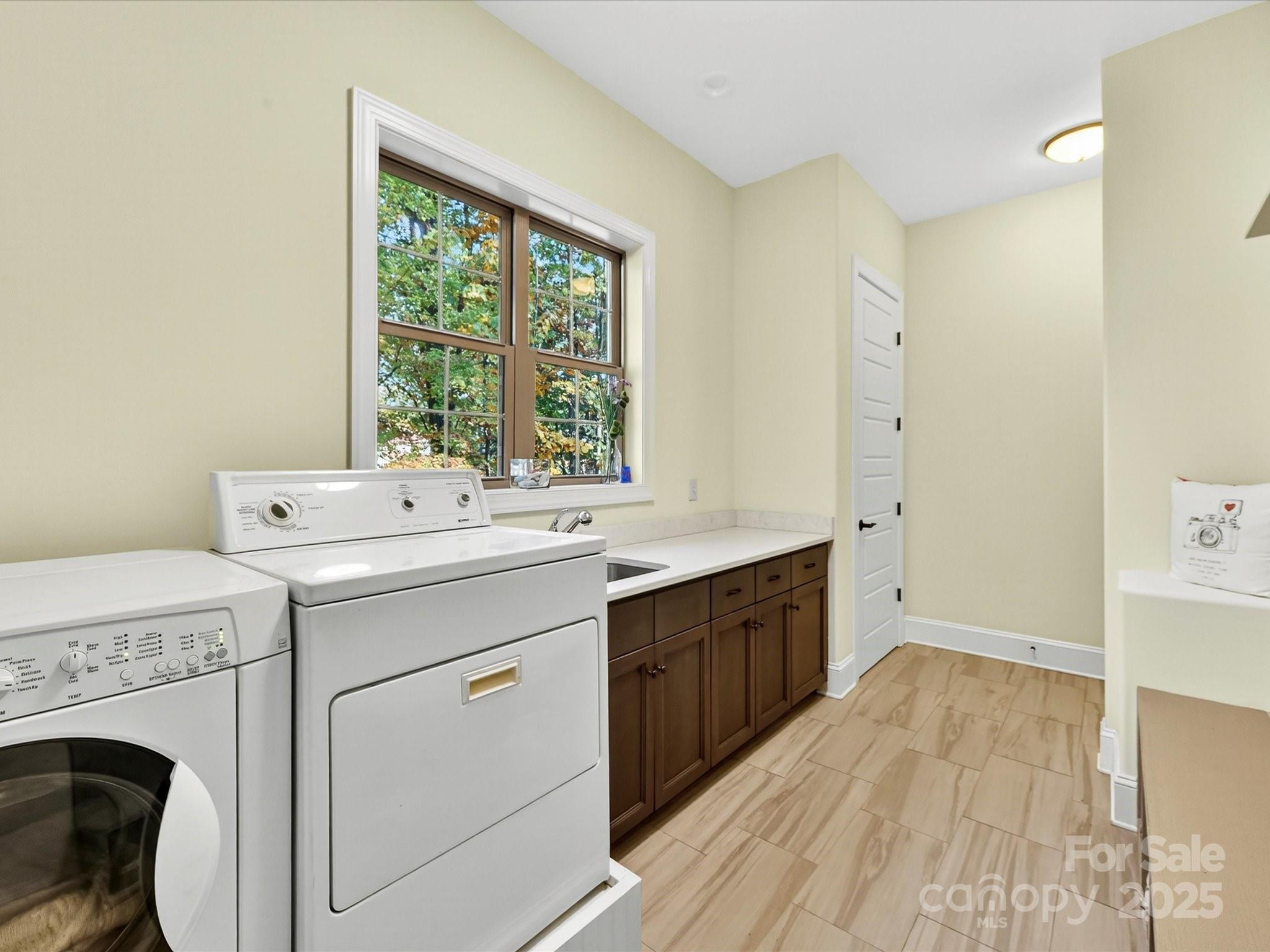 The Peninsula - Residential