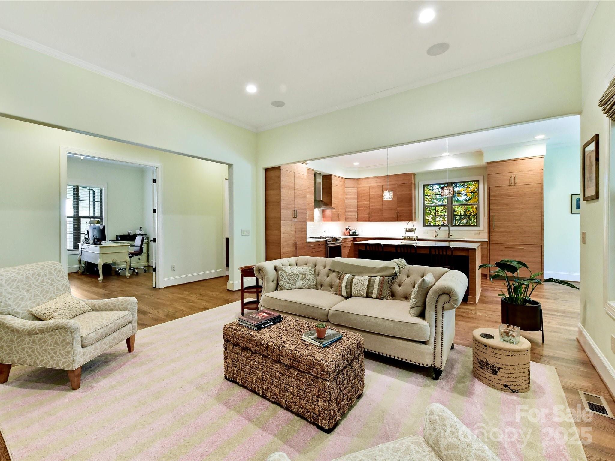 The Peninsula - Residential