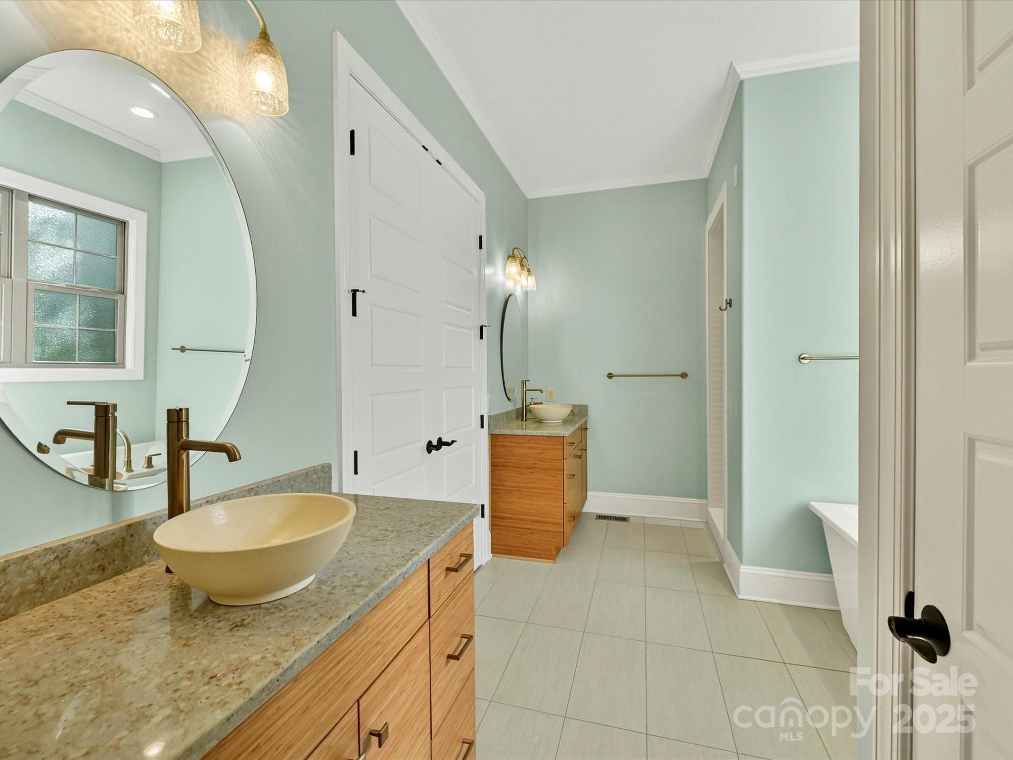 The Peninsula - Residential