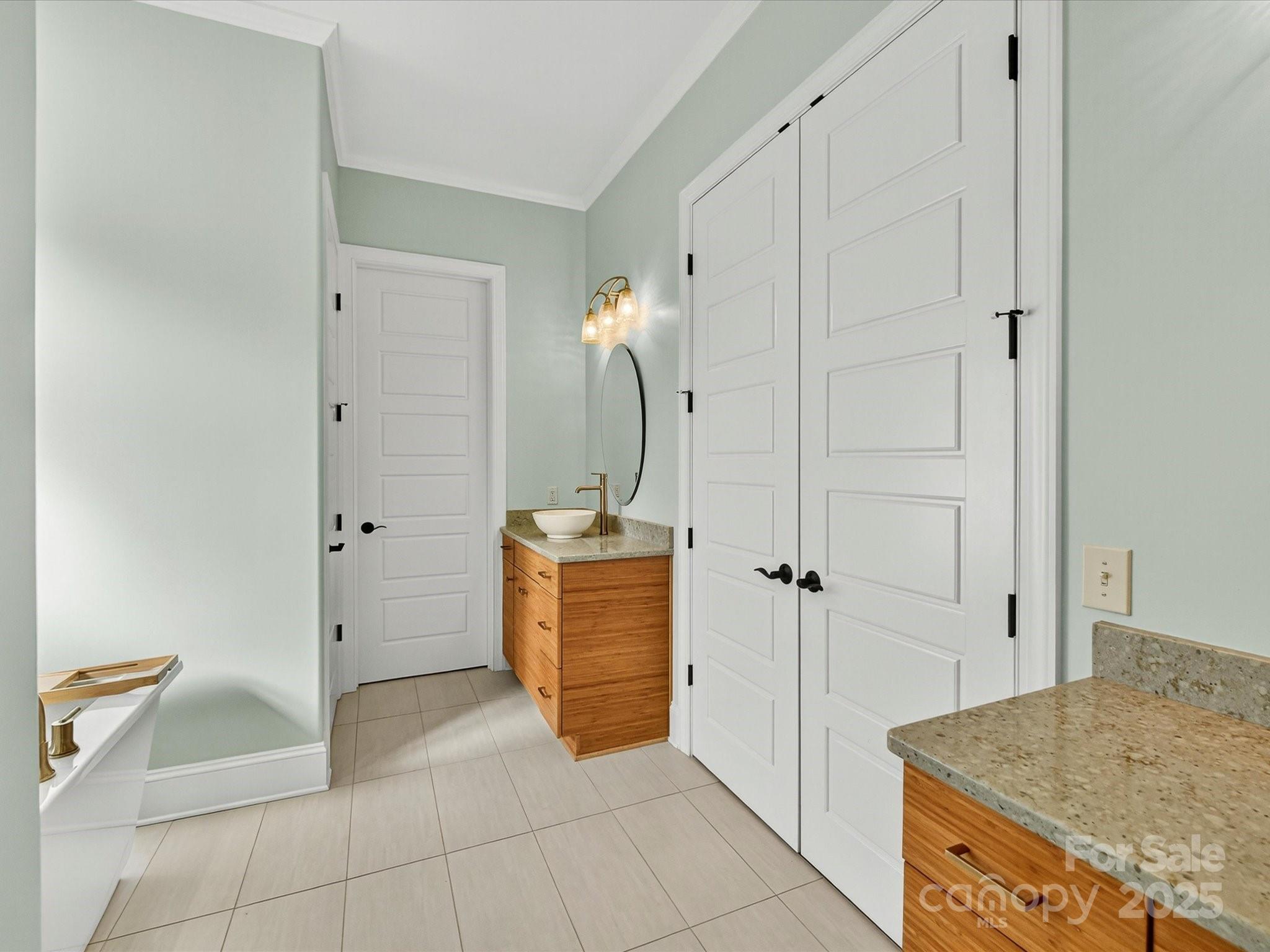 The Peninsula - Residential