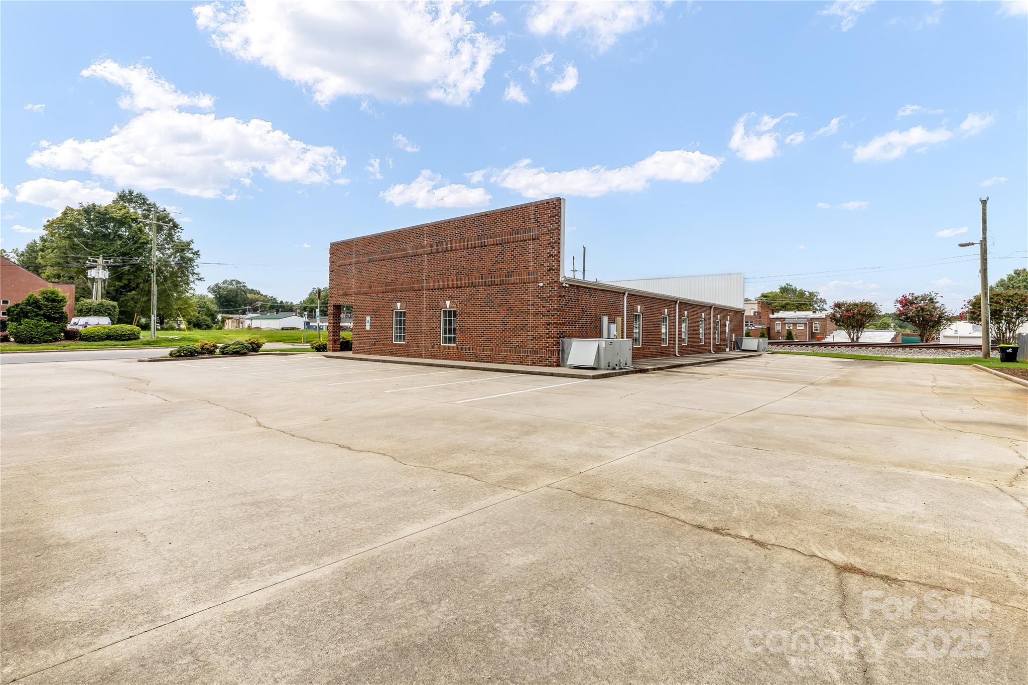 301 E Centerview Street