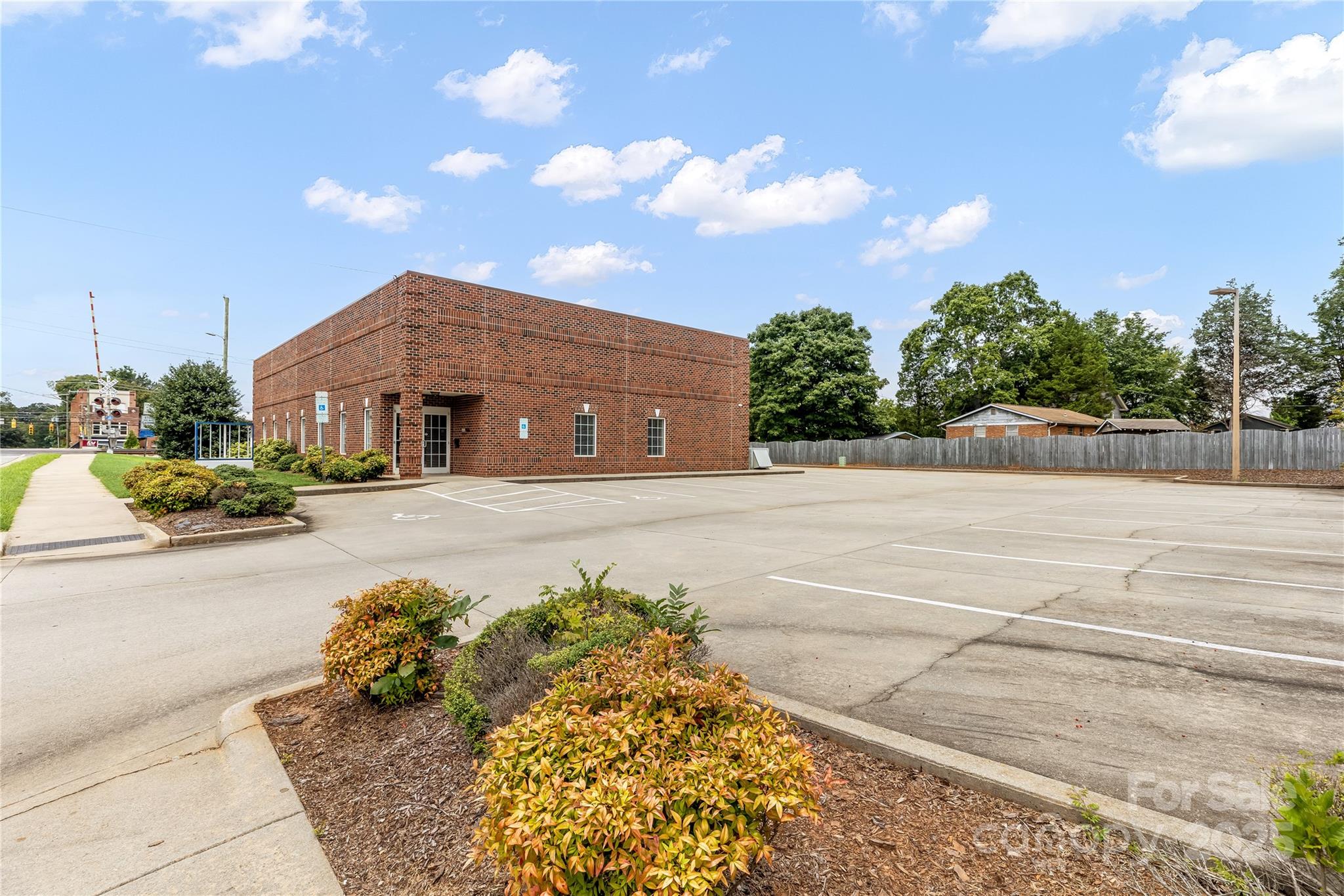 301 E Centerview Street