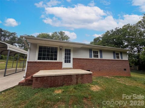 Photo of 318 Mitchell Street, Belmont, NC 28012 (MLS # 4384963)