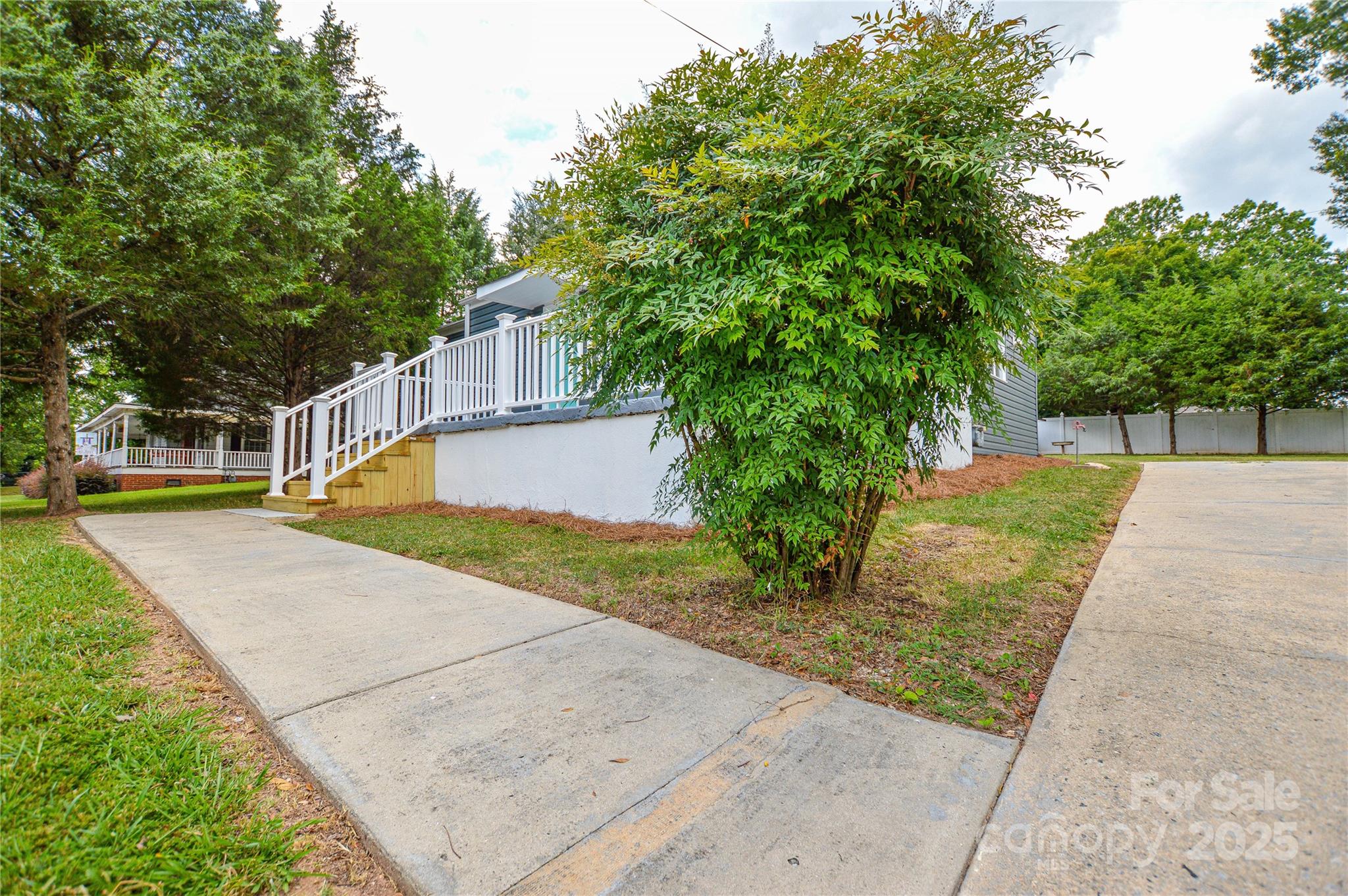 1312 Dogwood Avenue