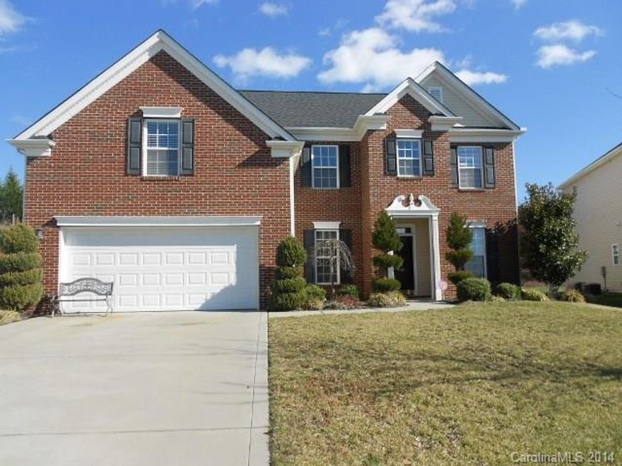 For Rent! RENT INCLUDES FULL YARD MAINTENANCE!Beautiful brick front Shea Madera model with 4 bedrooms and a bonus room! Huge kitchen,
breakfast and great room make entertaining a breeze. Newer granit e counters, Fenced, landscaped lot w/front irrigation. Neutral carpeting and
paint, two car garage.