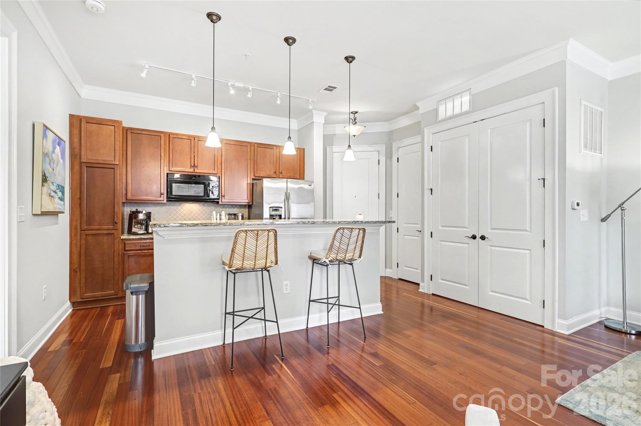 2810 Selwyn Avenue 114