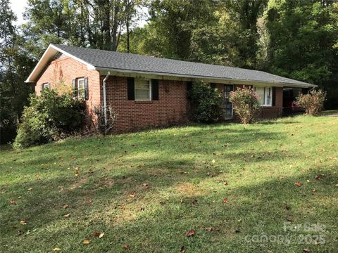 241 Pinewood Drive Waynesville NC 28786