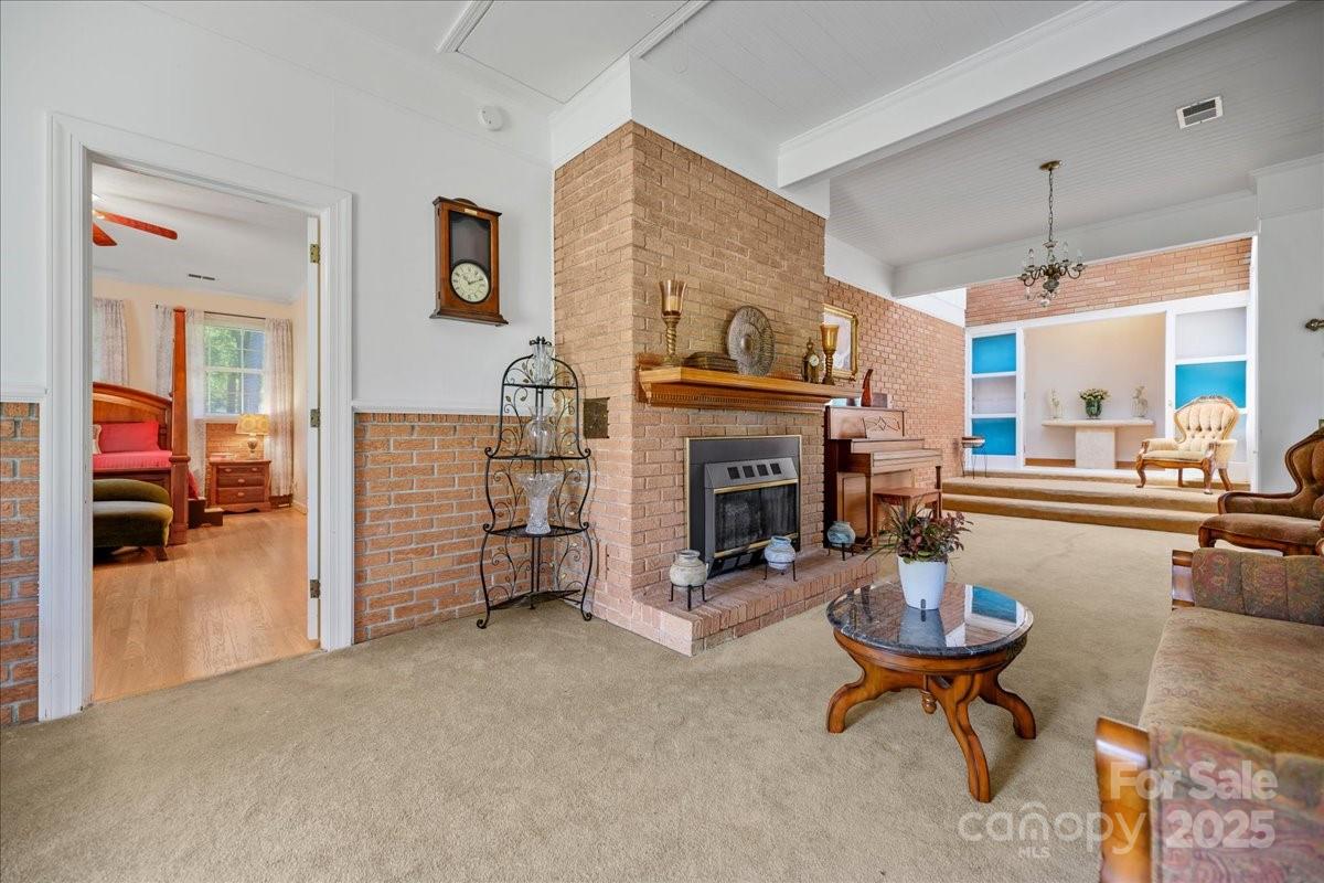 506 Gregory Street 23 & 24