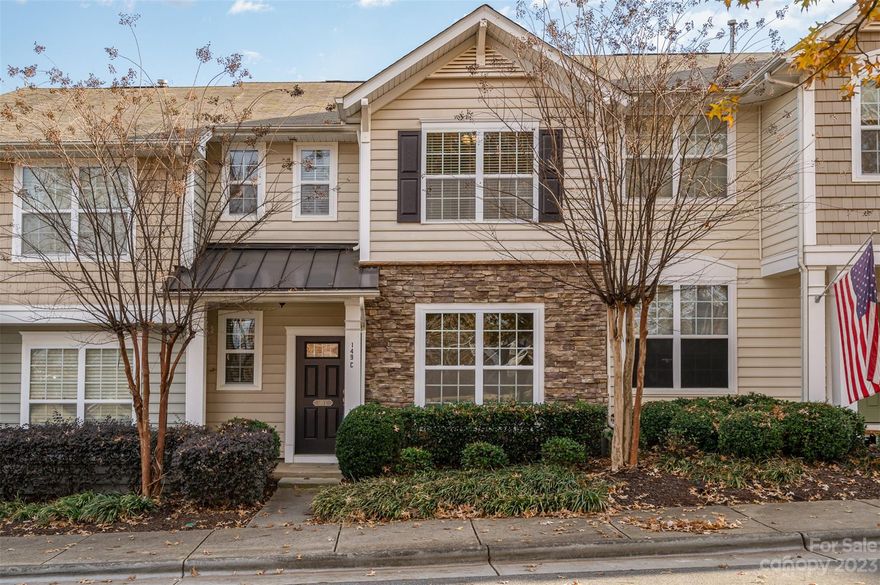 Come see this three bedroom, two and a half bathroom, townhome conveniently located near downtown Mooresville, I-77 highway, Lowes Corporate Headquarters, and Lake Norman. Downstairs features include hardwood floors, gas fireplace, separate office/flex space, and a kitchen with recessed lighting, granite countertops, and stainless-steel appliances. Upstairs, you’ll find the primary bedroom with vaulted ceilings, ensuite bathroom with garden tub, two secondary bedrooms, and another full bathroom. The enclosed back patio offers privacy and an ideal space for entertainment and pet safety. Extras include a detached 1-car garage with outdoor storage closet, and community amenities like a clubhouse, pool with splash pad, walking trails, and green spaces throughout.