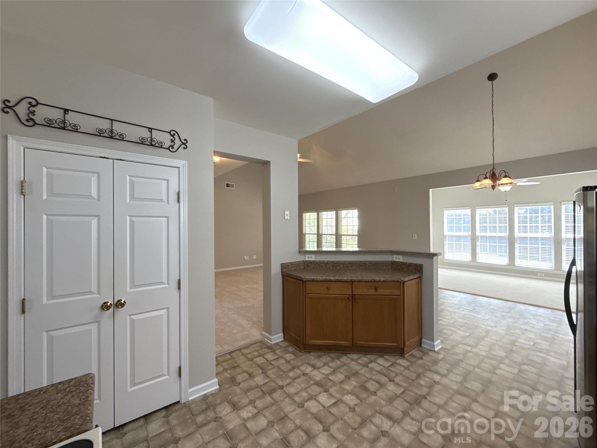 2140 Pineapple Court
