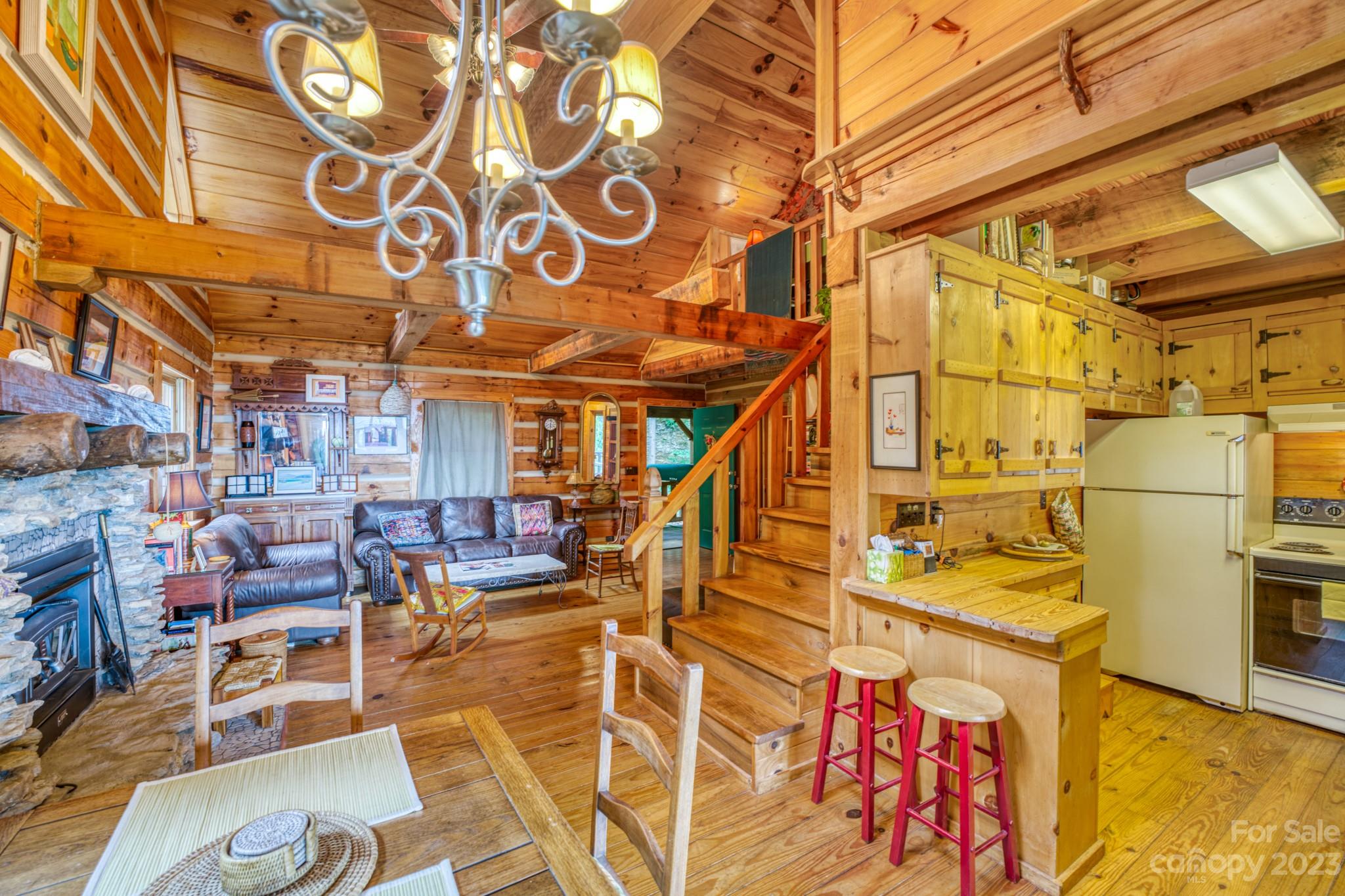 Pinnacle Mountain - Residential
