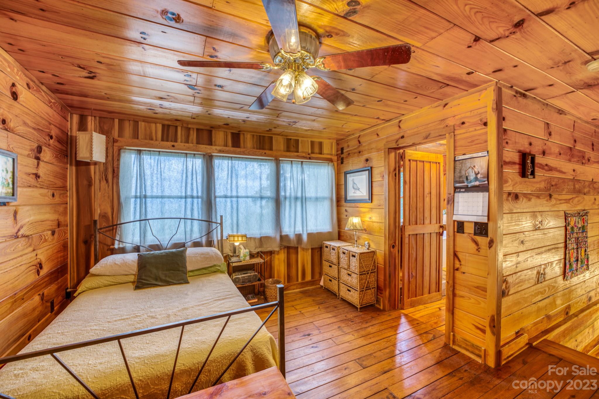 Pinnacle Mountain - Residential