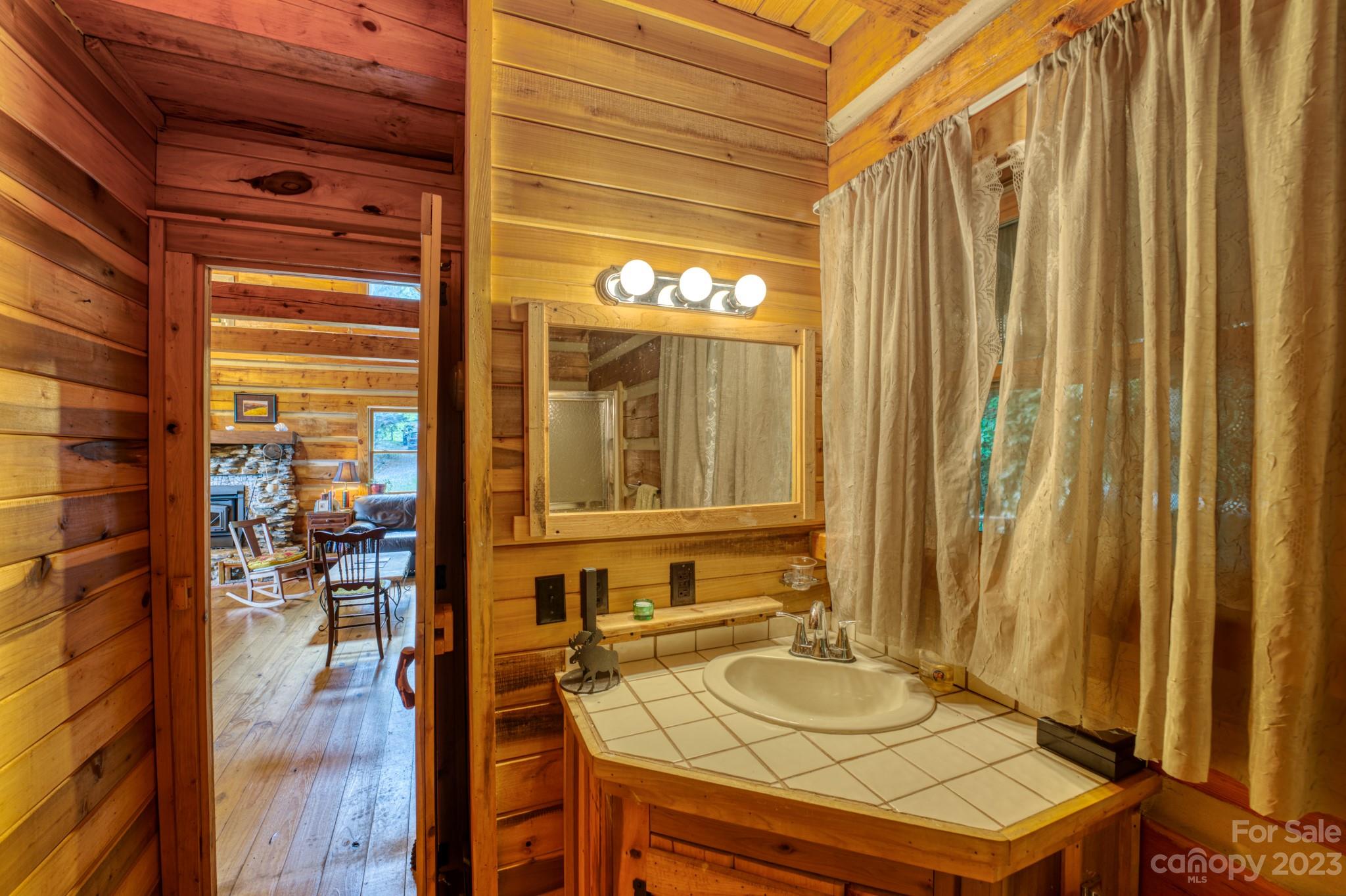 Pinnacle Mountain - Residential