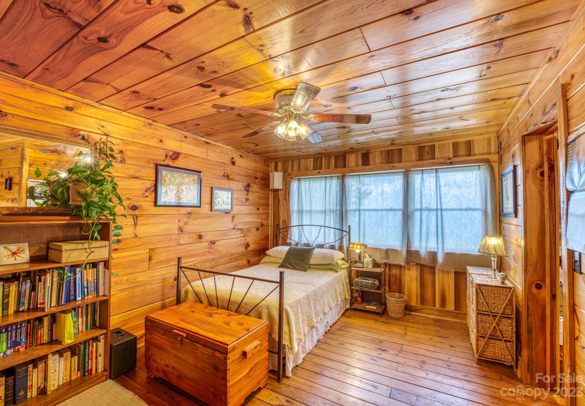 Pinnacle Mountain - Residential