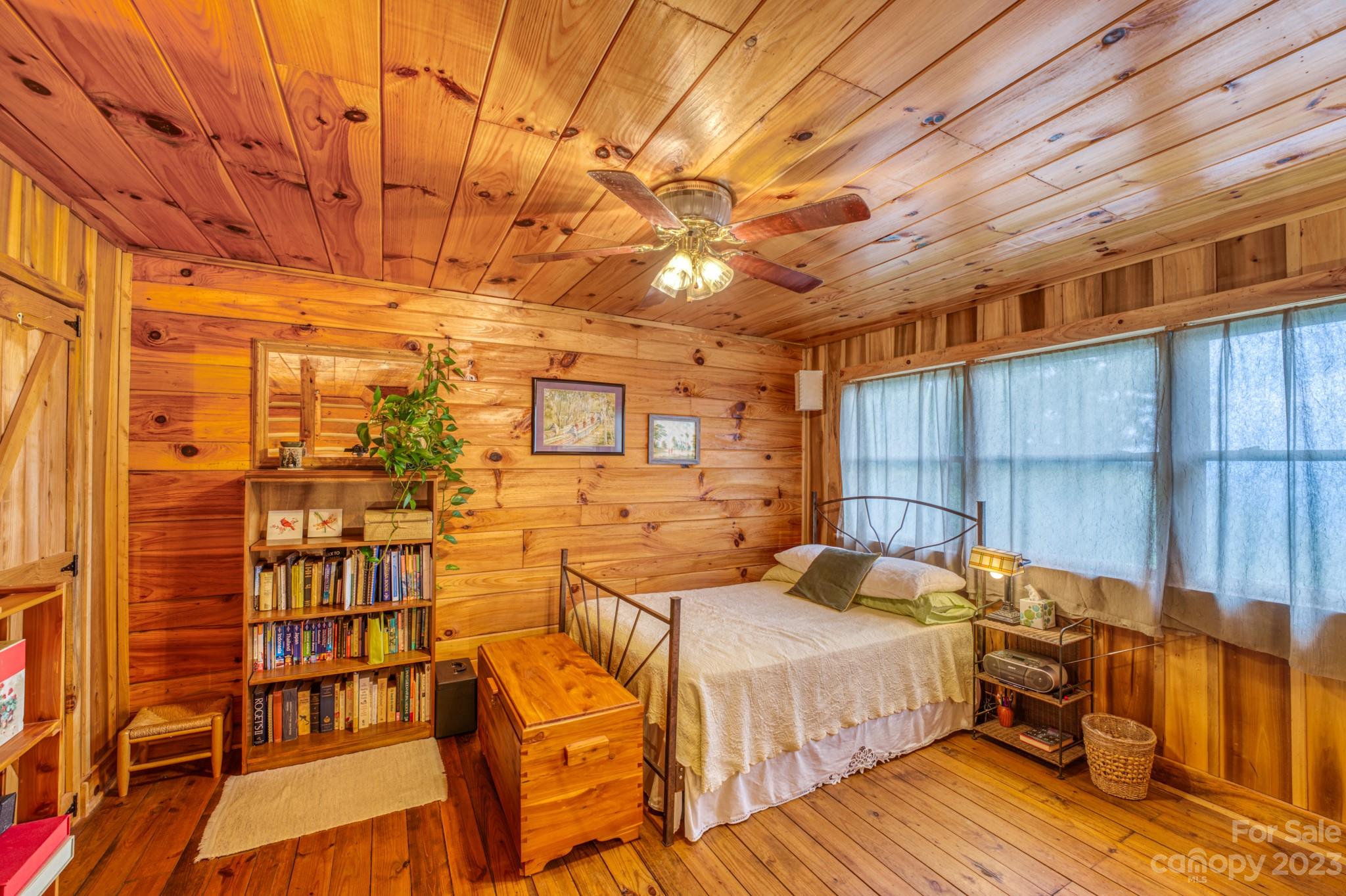 Pinnacle Mountain - Residential