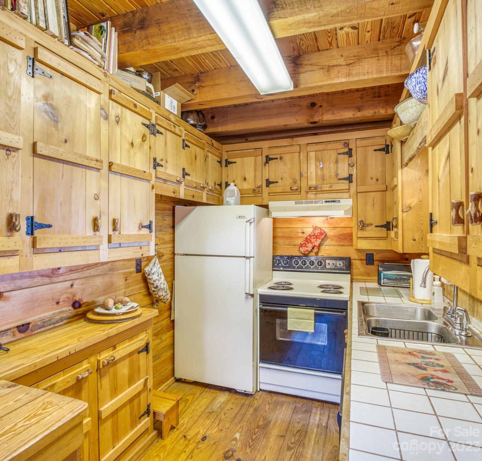 Pinnacle Mountain - Residential