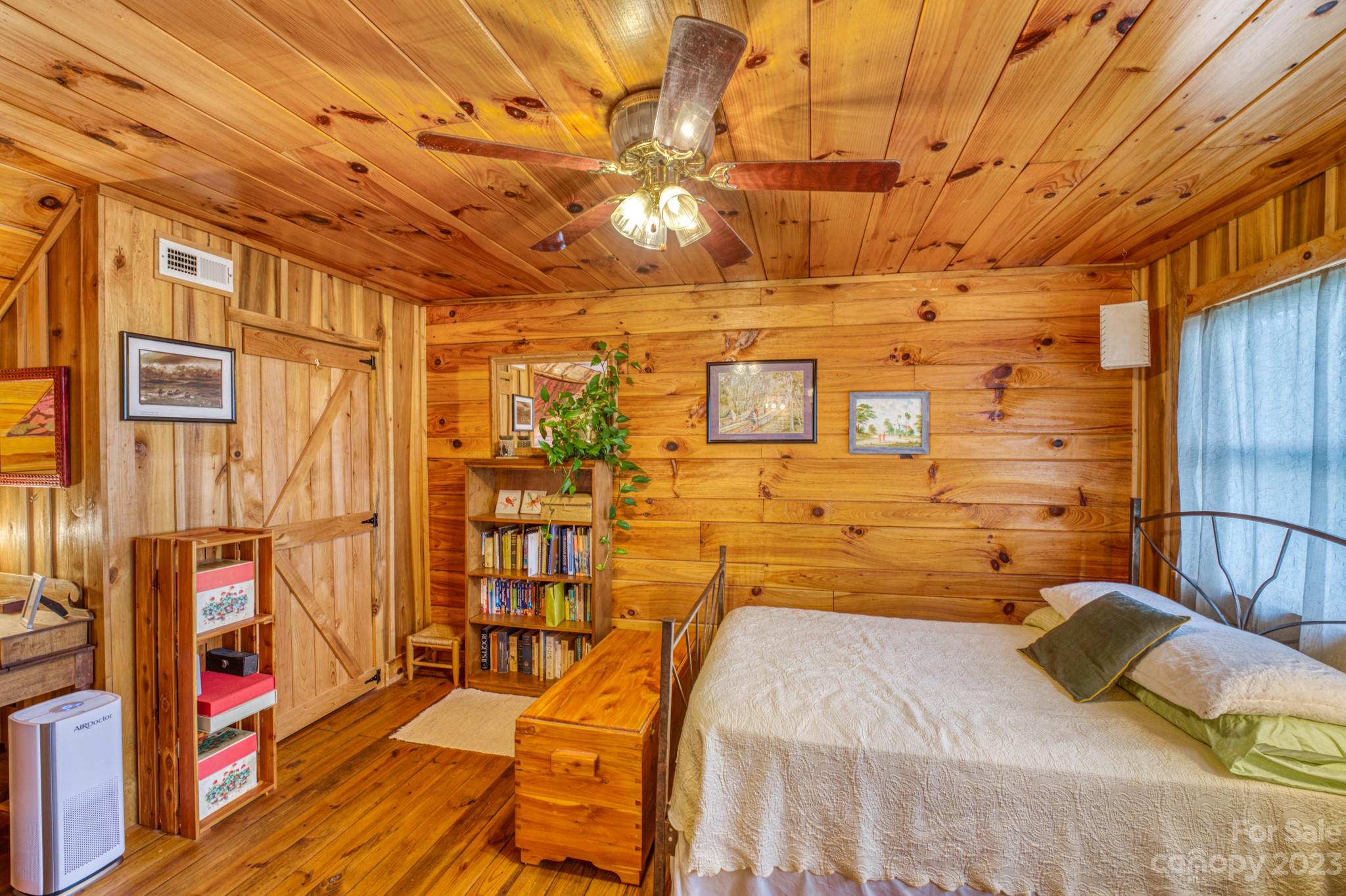Pinnacle Mountain - Residential