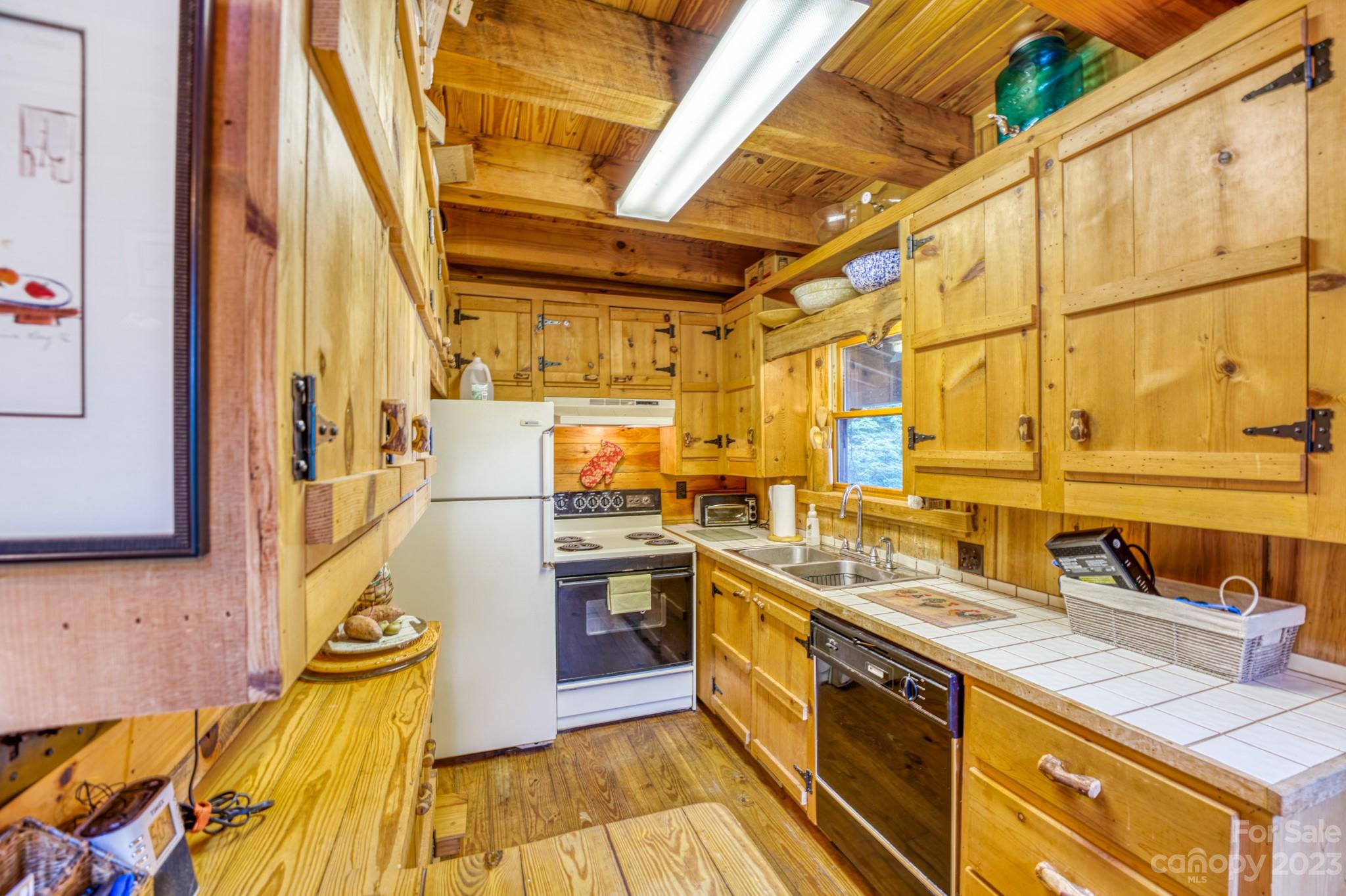 Pinnacle Mountain - Residential
