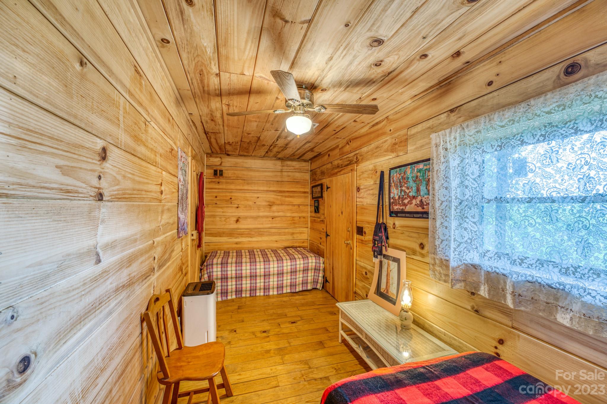 Pinnacle Mountain - Residential
