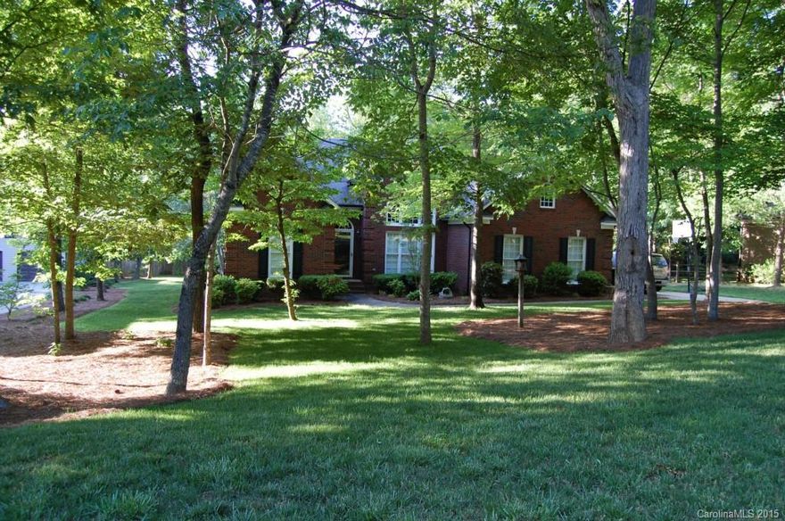 SOUGHT AFTER WILLOW BROOK at HUNLEY CREEK, nearly half an acre, full brick home w/two car garage, mable floors in foyer, soaring ceilings in Dr and GR, marble encased fireplace in GR, formal DR with picturesque window, granite counter tops in KT, stainless steel appliances,  split bedroom plan, luxury master suite with trey ceiling, walk in closet, beautiful updated bath w/ all the amenities, jacuzzi tub, sep shower, dual sink vanity, spacious 2nd & 3rd BR,s & more! 3 minutes I485!  A must see!