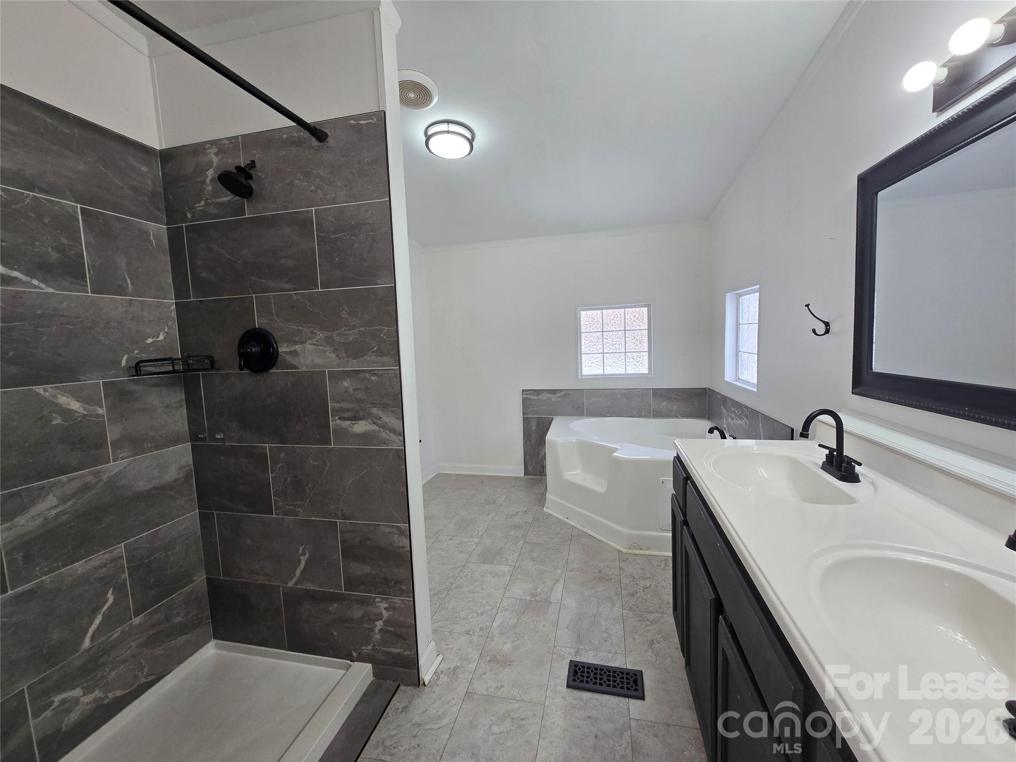 Lake Shore - Residential Lease