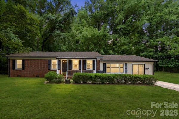 611 W LEWIS ST, DALLAS, NC 28034 - Image 6fd39552f6876174f08b1bcd4bbfaaef/4095074735