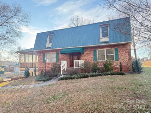 Photo of 280 Forest Acres Lane, Taylorsville, NC 28681 (MLS # 4329436)