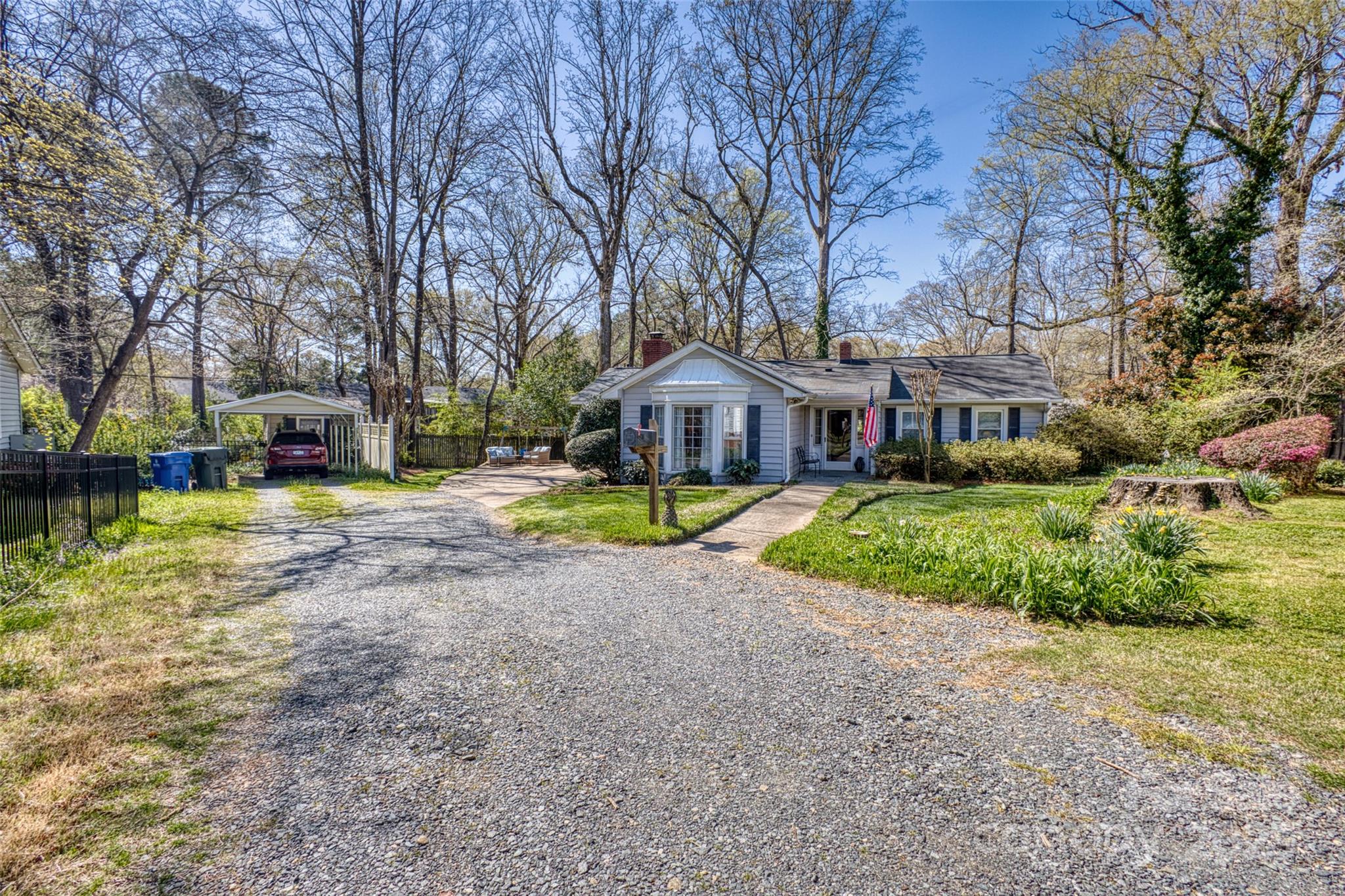 842 Mary Knoll Court