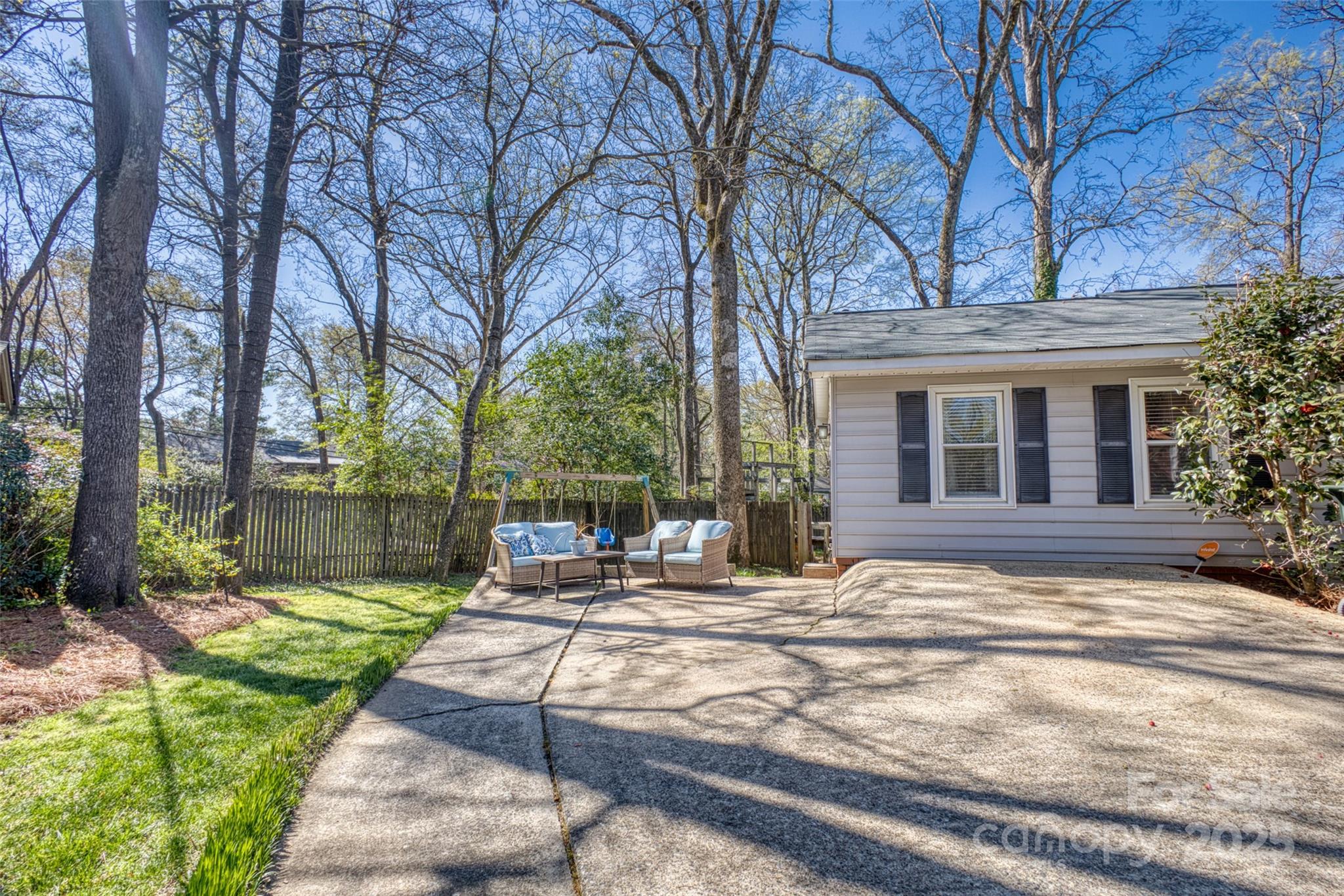 842 Mary Knoll Court