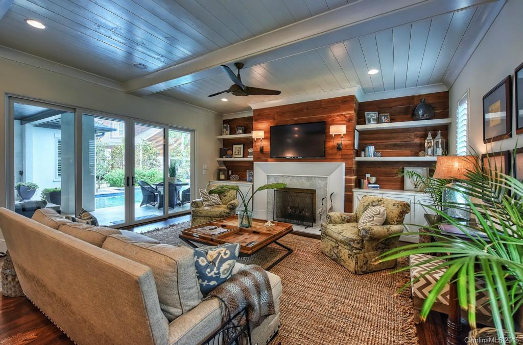 The Peninsula - Residential