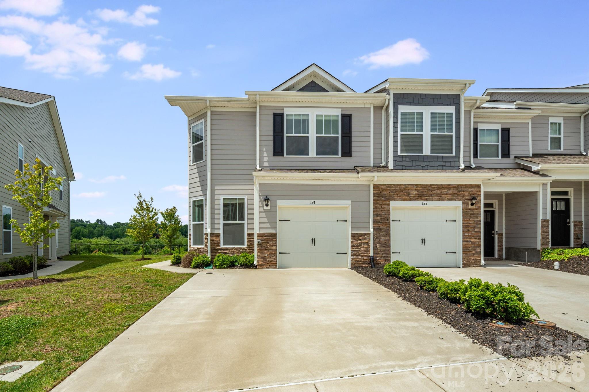 Photo 1 of 24 — 124 Creekview Road, Hendersonville, NC 28791