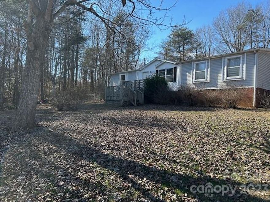 Spacious 3 bed/ 2 bath home on corner lot. This home offers a split bedroom floor plan, spacious rooms, a living and family room! The primary bedroom boasts a large walk-in closet and private full bath with soaker tub. All bedrooms feature walk-in closets. Enjoy the back deck and partially fenced in backyard. All appliances in the home will remain. Being sold as-is.