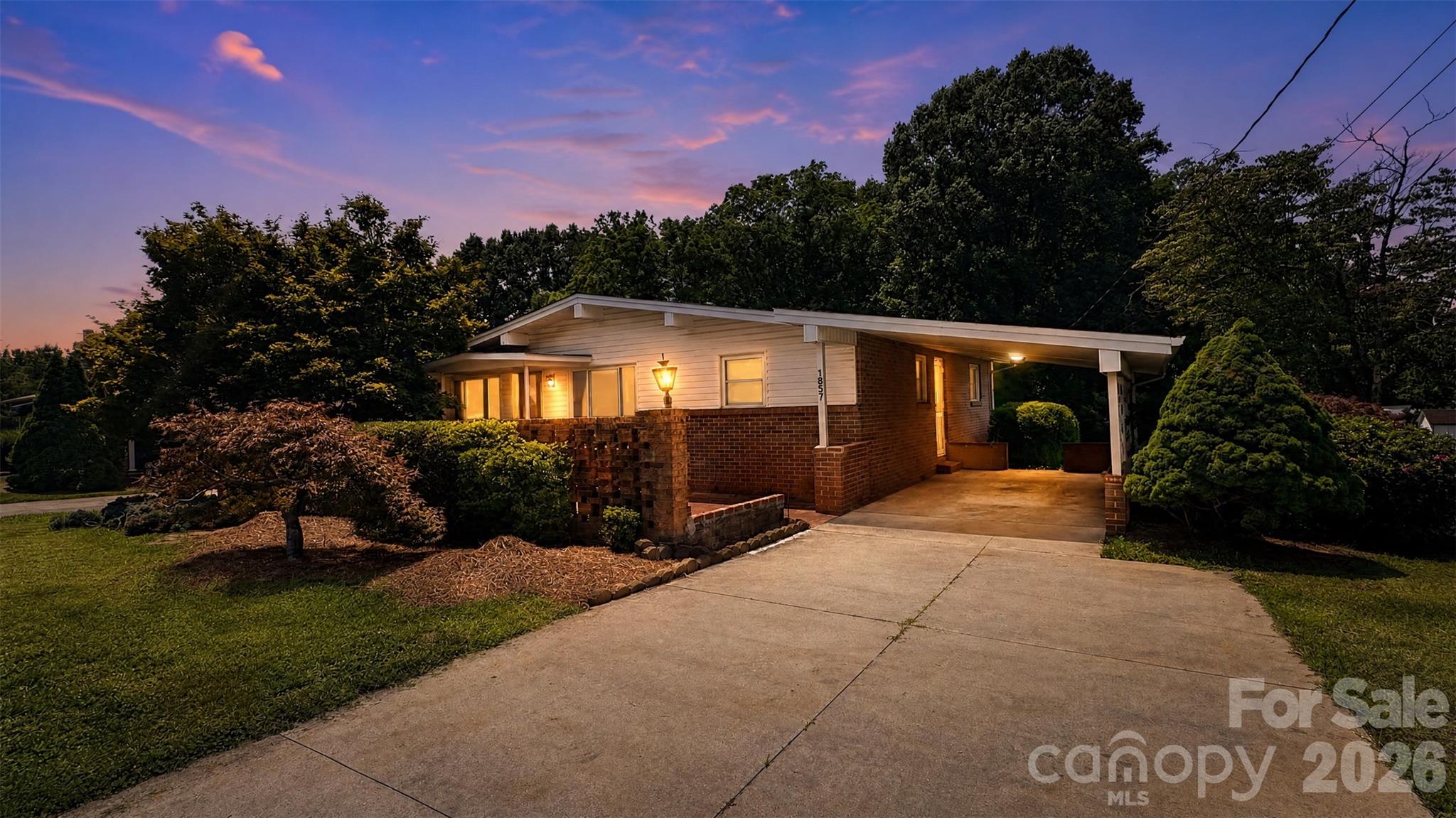 1857 8th Street Drive NE, Hickory, NC, 28601