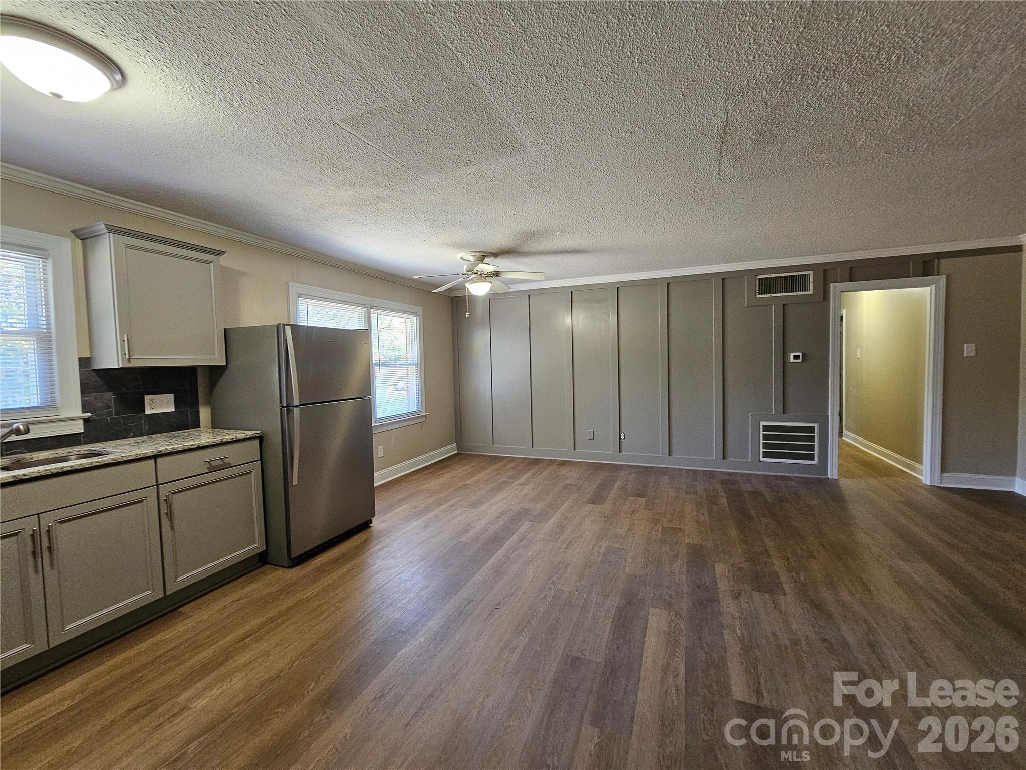 718 E Maple Avenue C