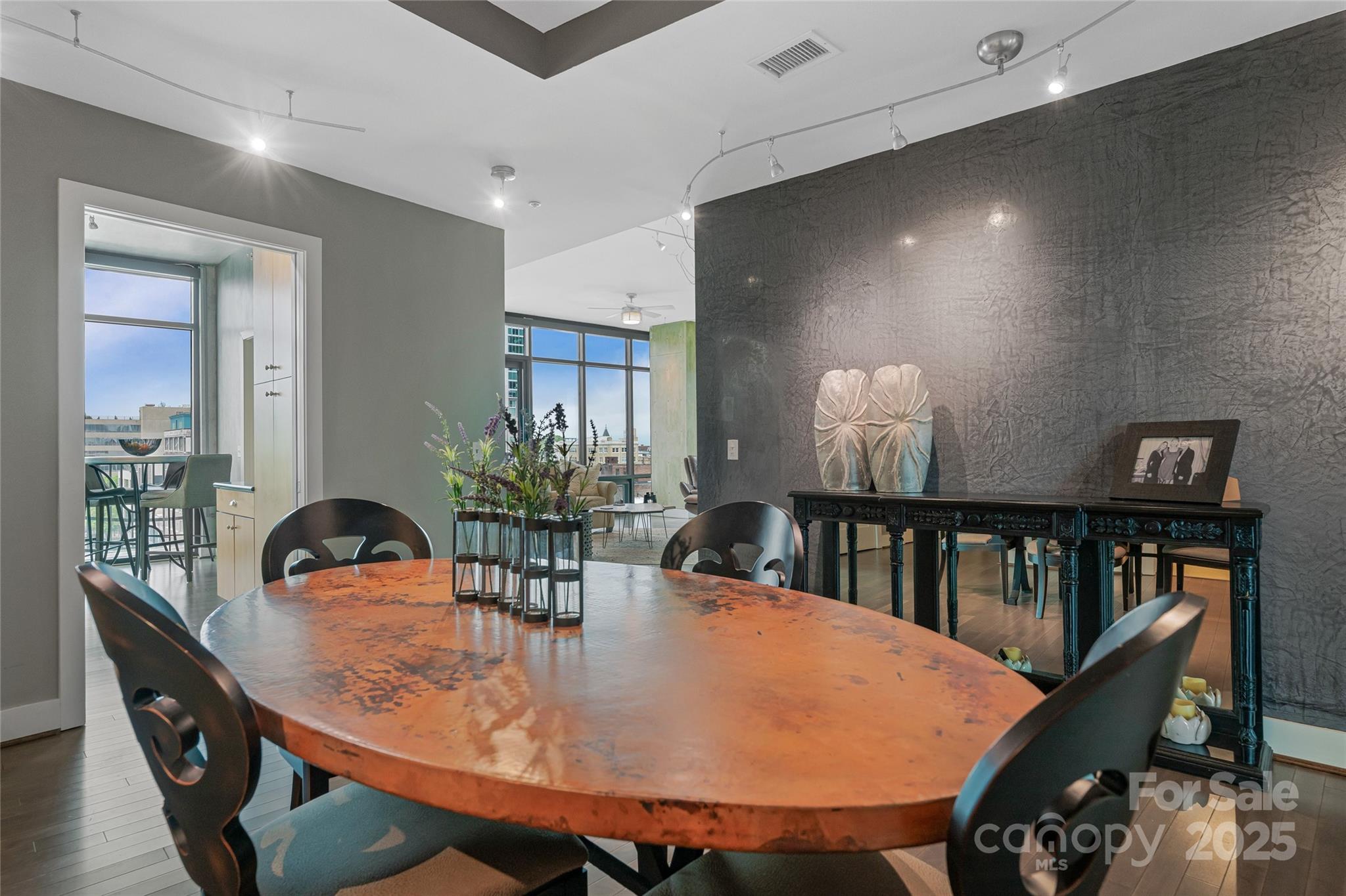 60 North Market - Residential