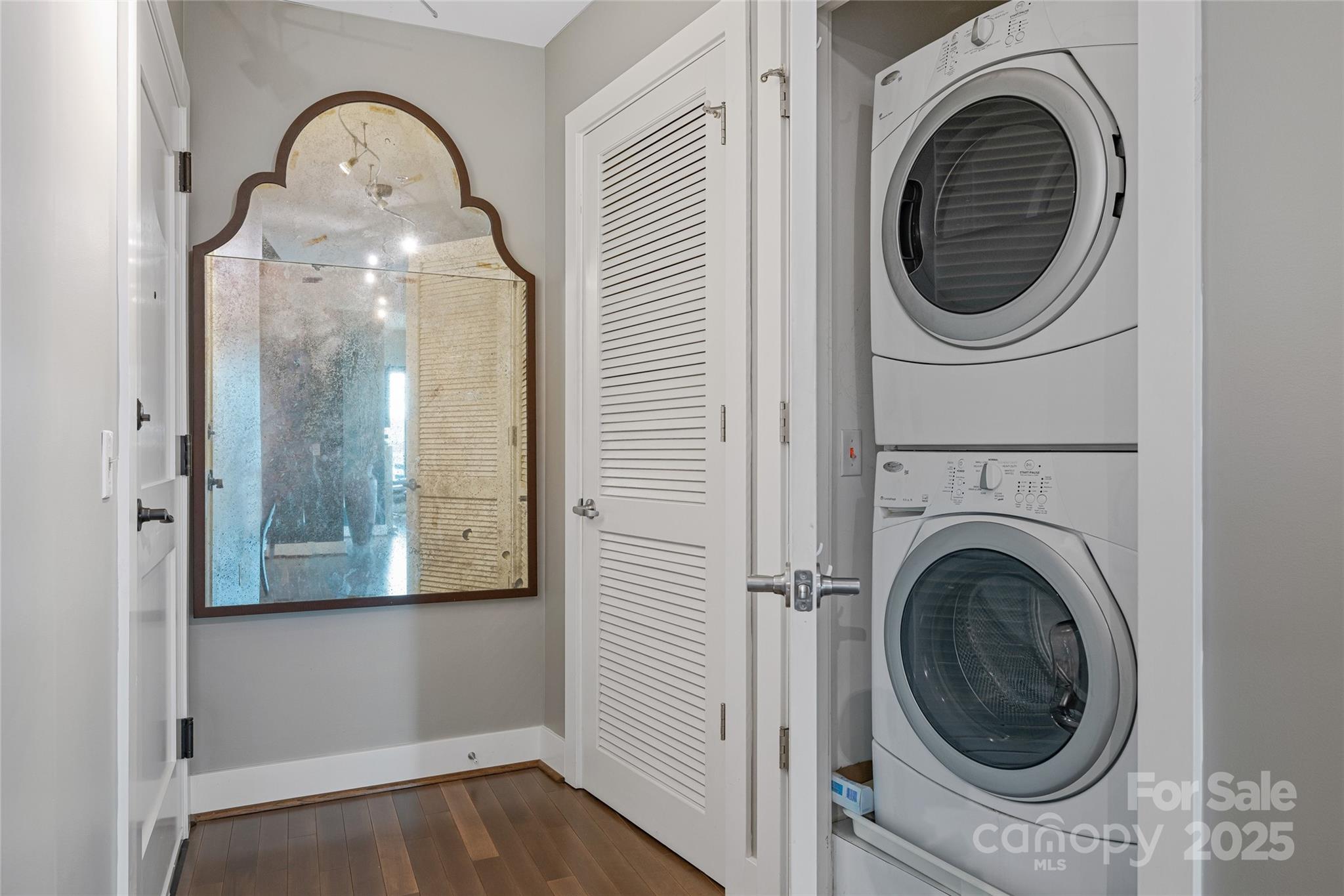 60 North Market - Residential