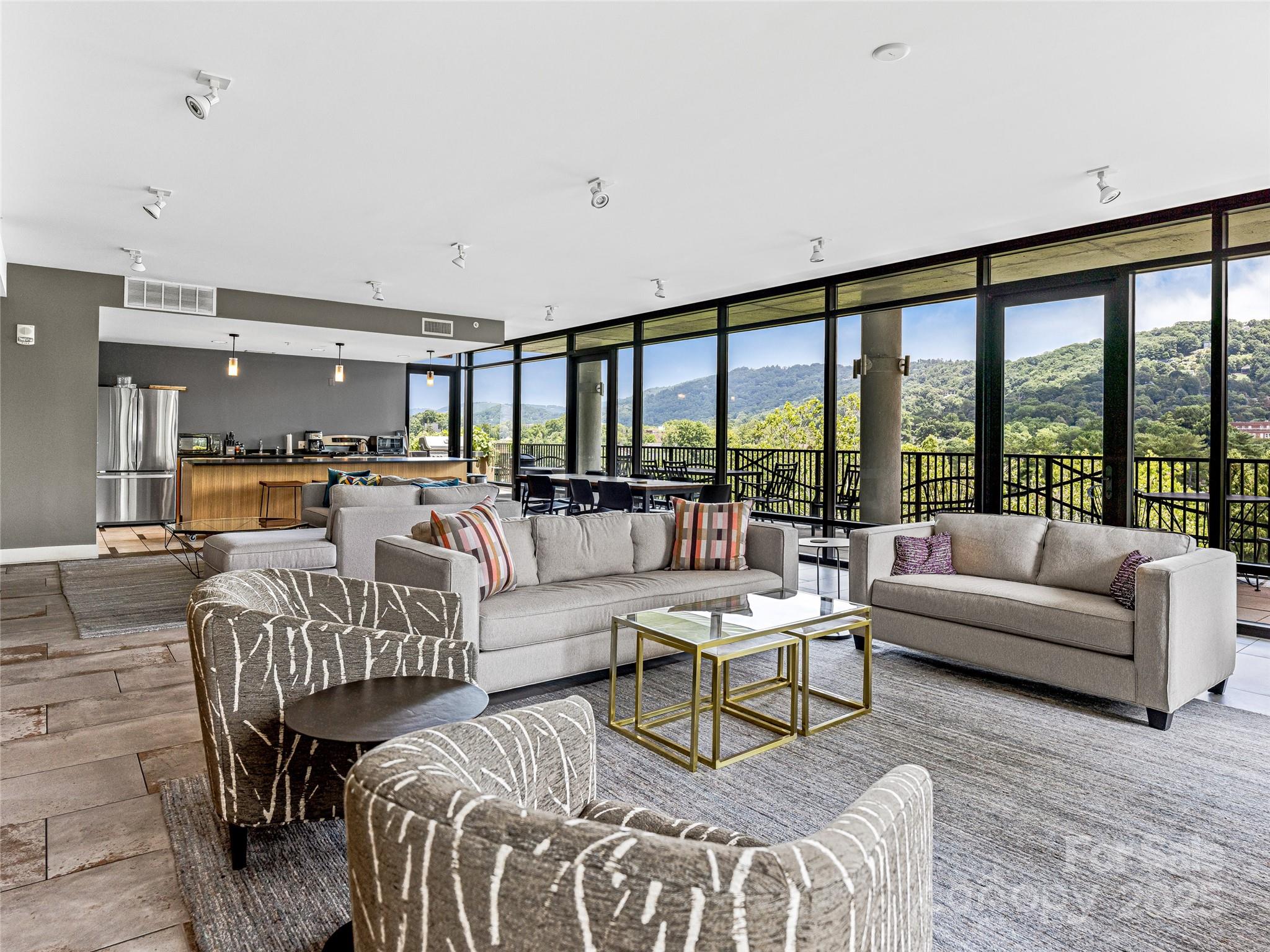 60 North Market - Residential