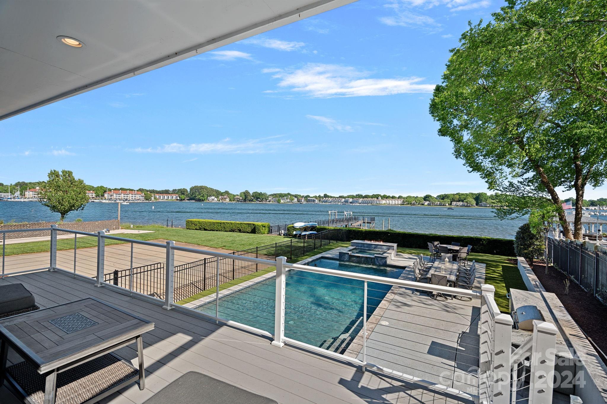 Point Largo - Residential