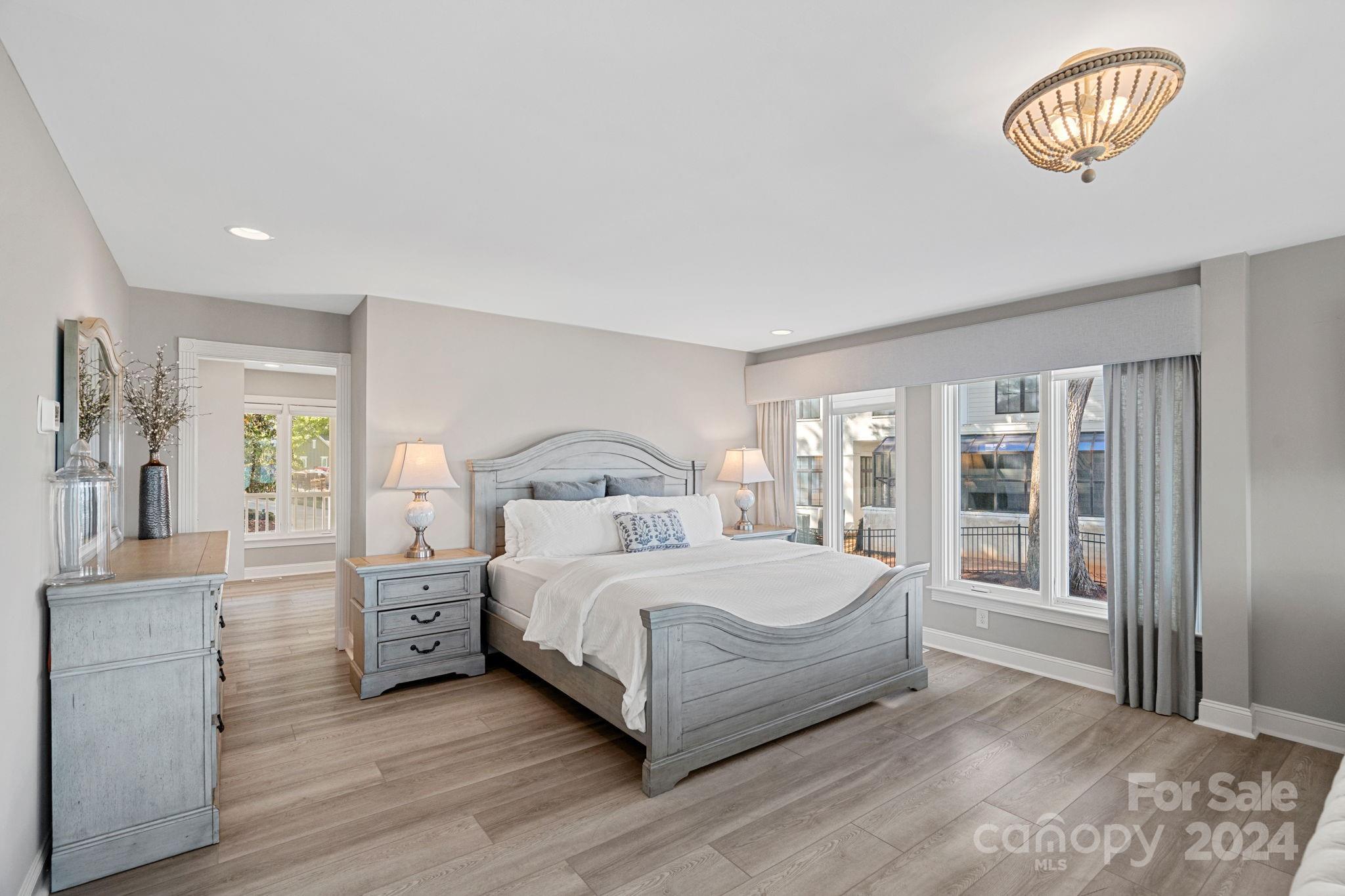 Point Largo - Residential