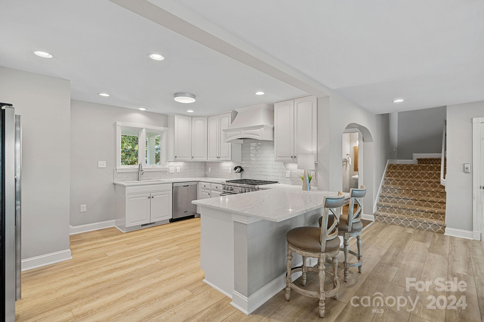 Point Largo - Residential