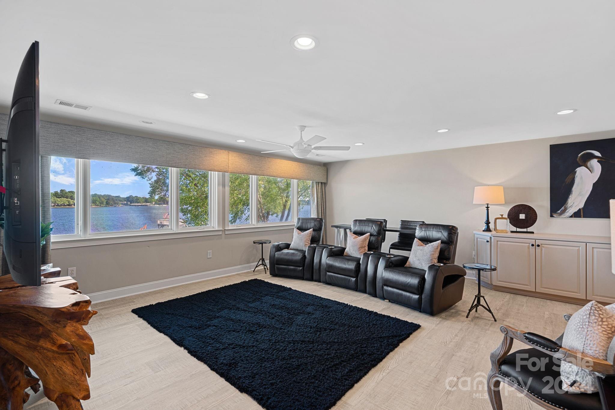 Point Largo - Residential