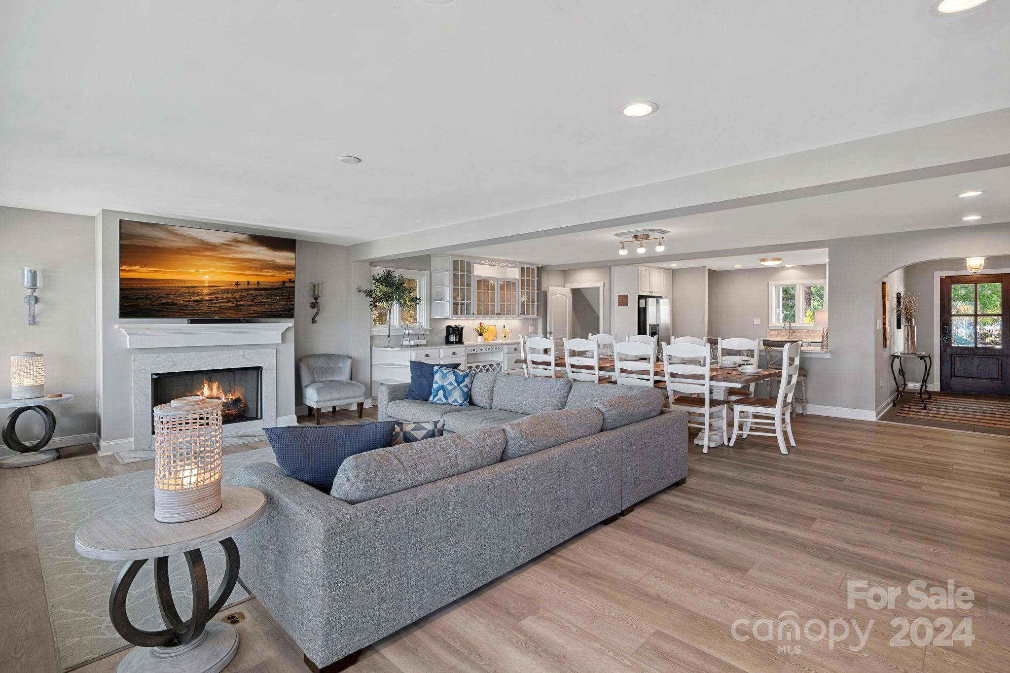 Point Largo - Residential