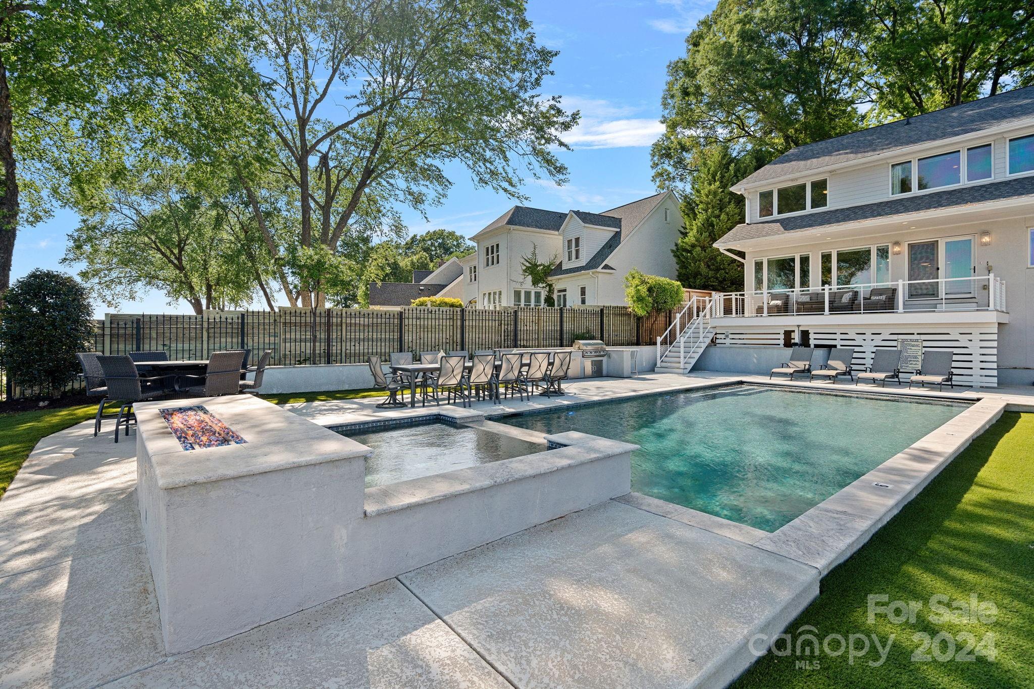 Point Largo - Residential