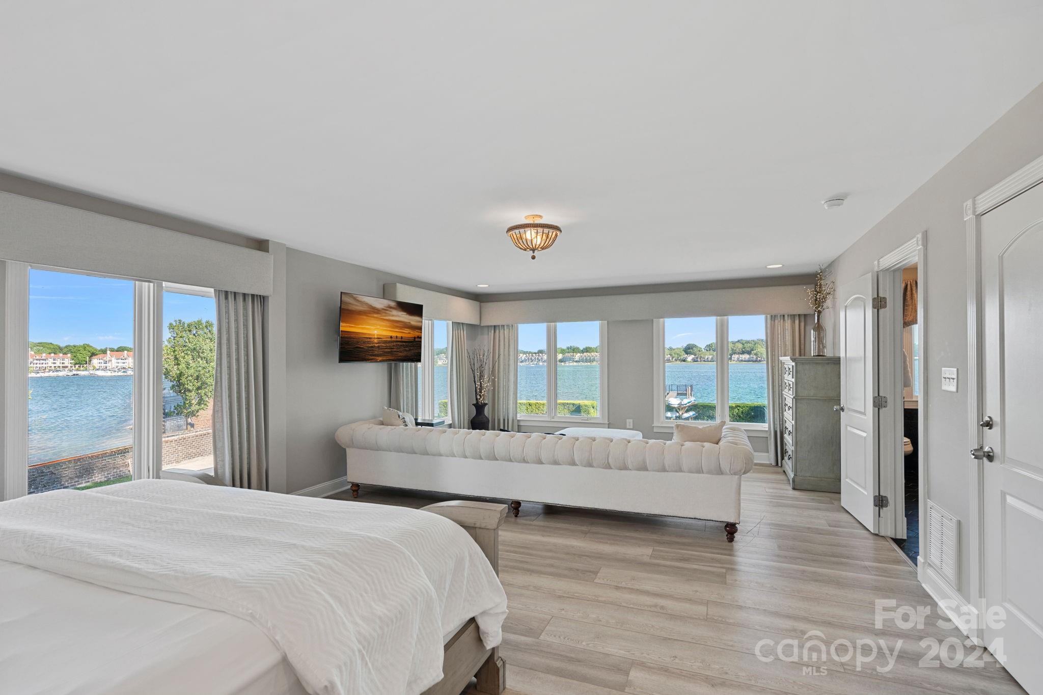 Point Largo - Residential