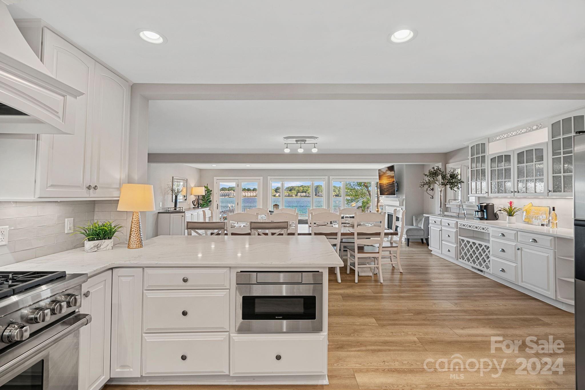 Point Largo - Residential